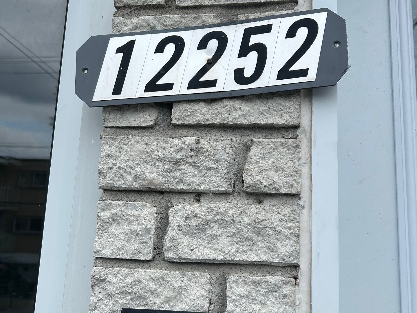 12252 Av. du Bois-de-Boulogne — photo 2