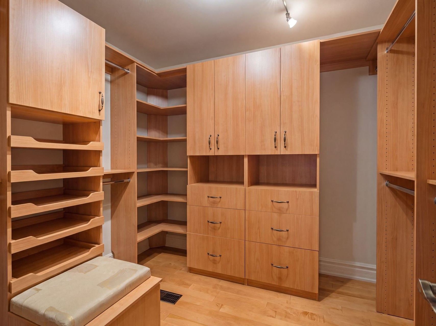 Walk-in closet
