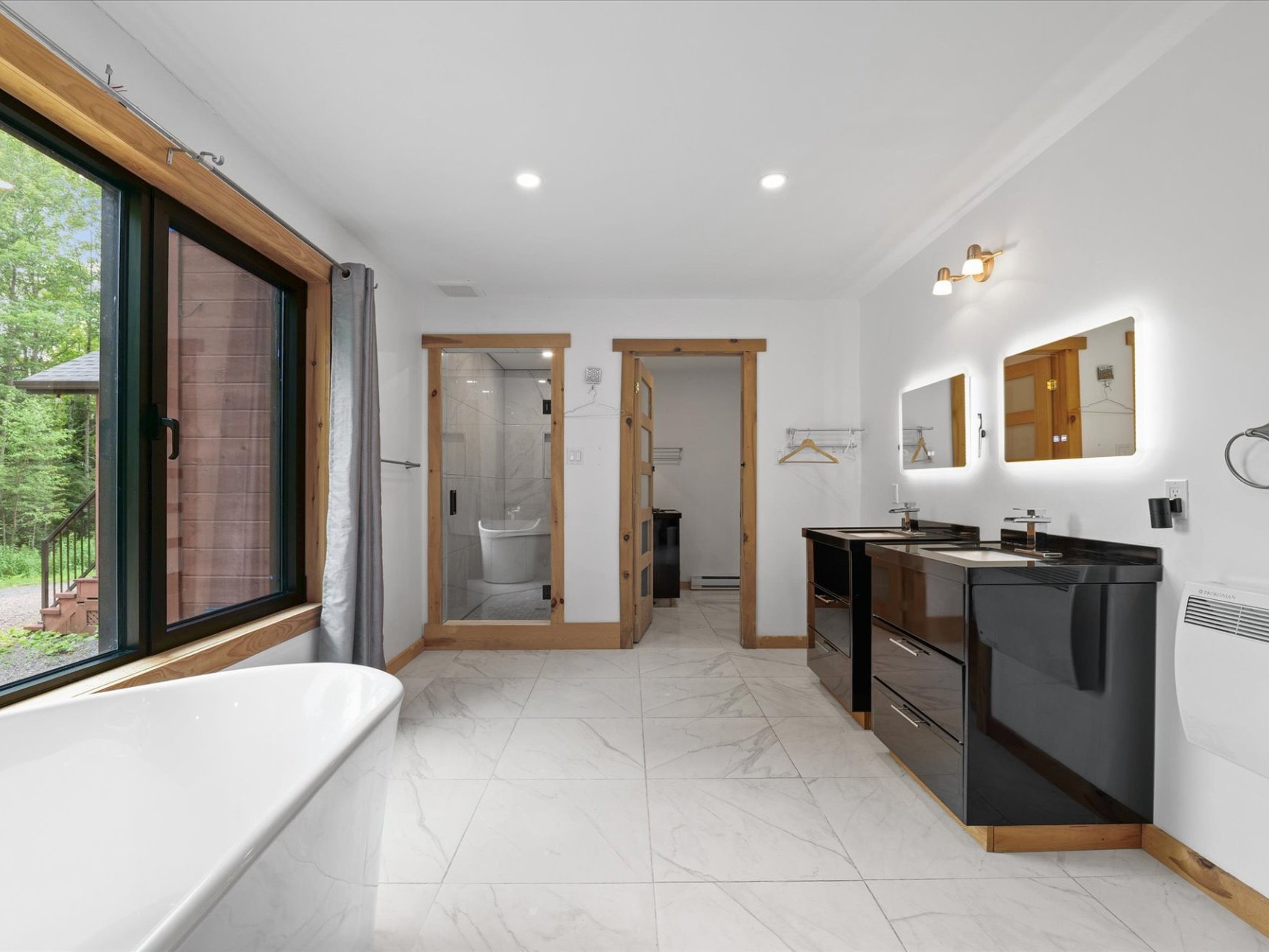 Salle de bains attenante à la CCP