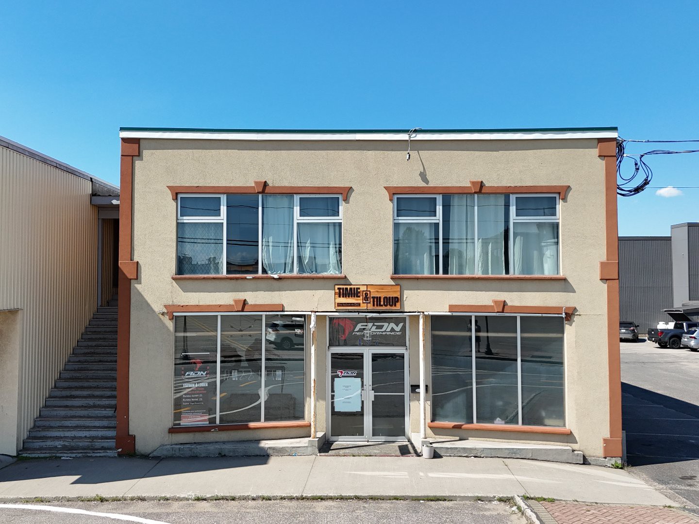 Bâtisse commerciale/Bureau à vendre, Sept-Îles