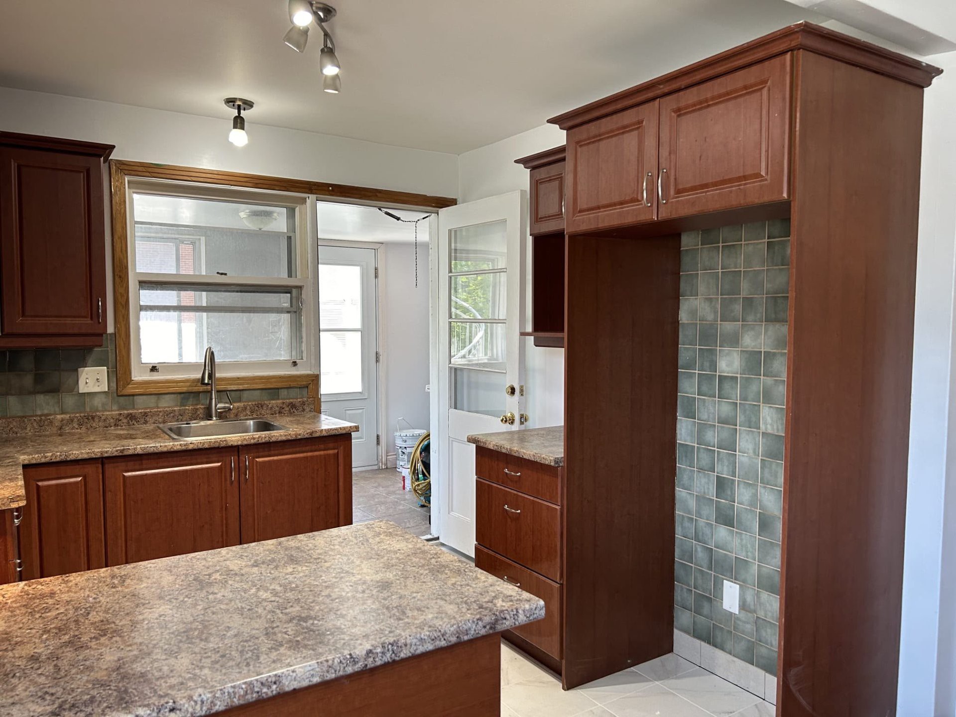 8906 Rue St-Denis — photo 2