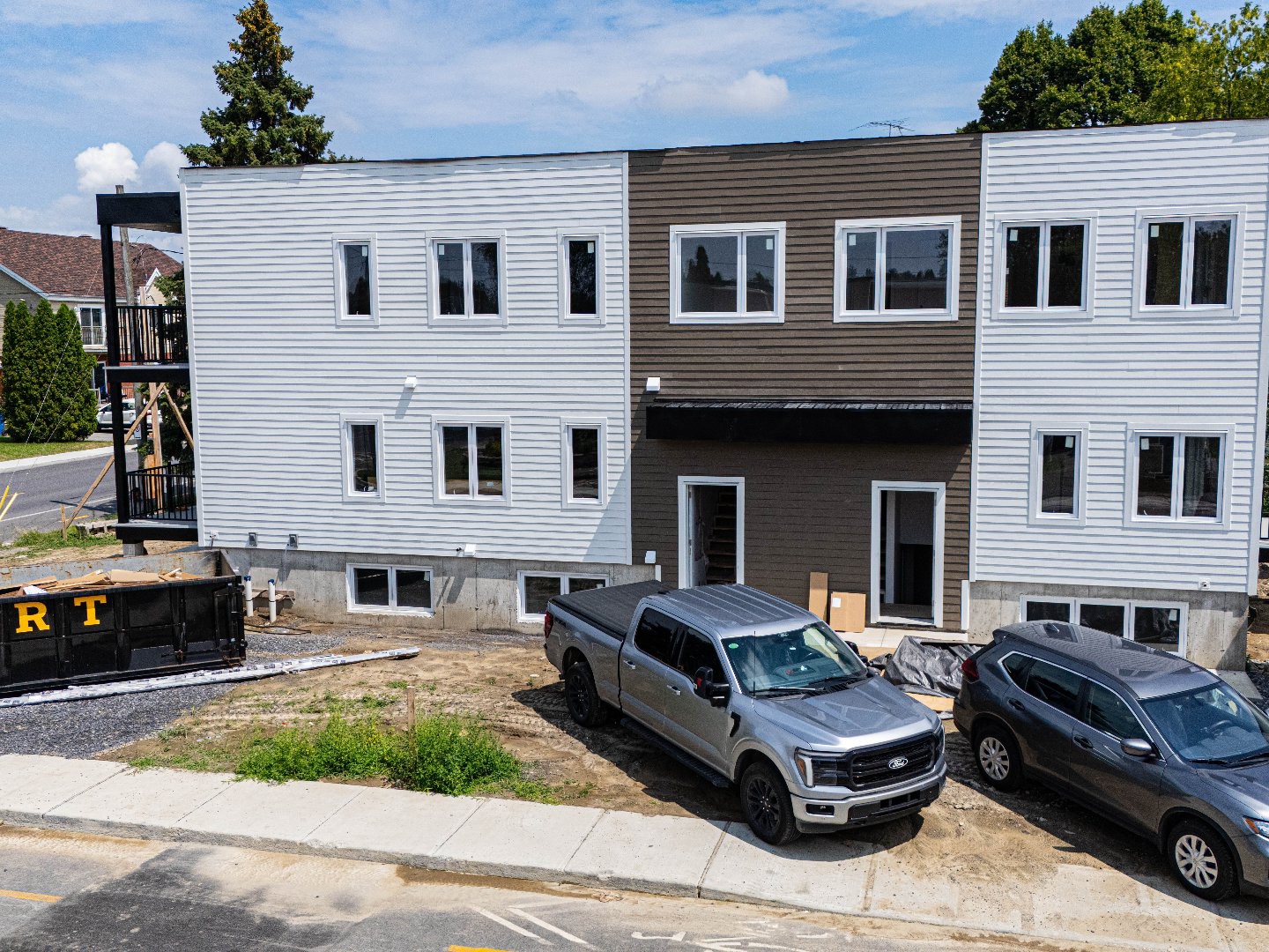341 Rue Taillefer — photo 1