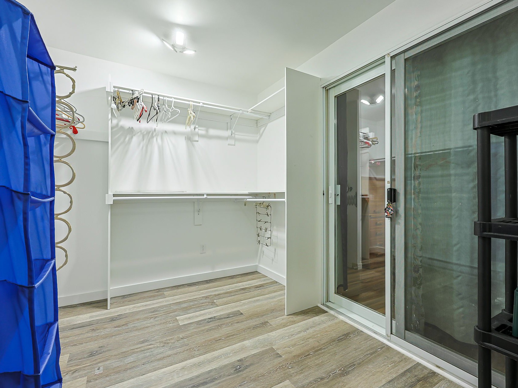 Walk-in closet
