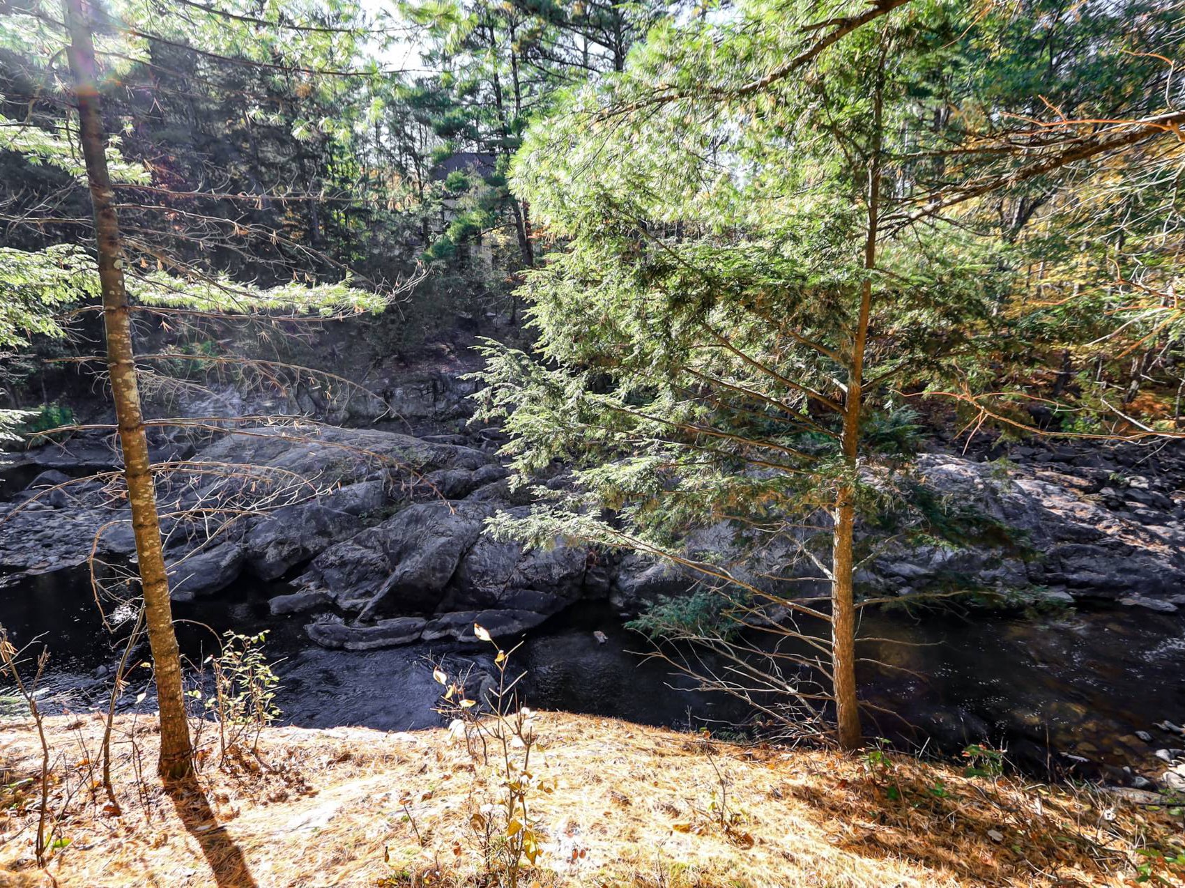 Accès au plan d'eau