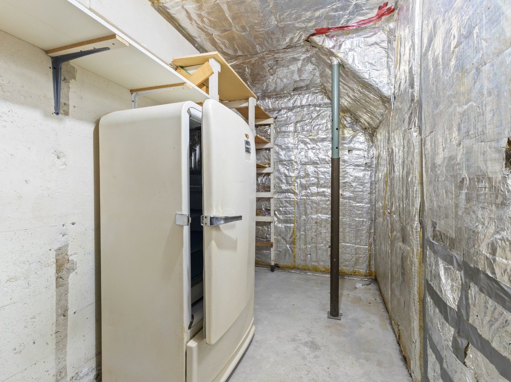 Cave/ chambre froide