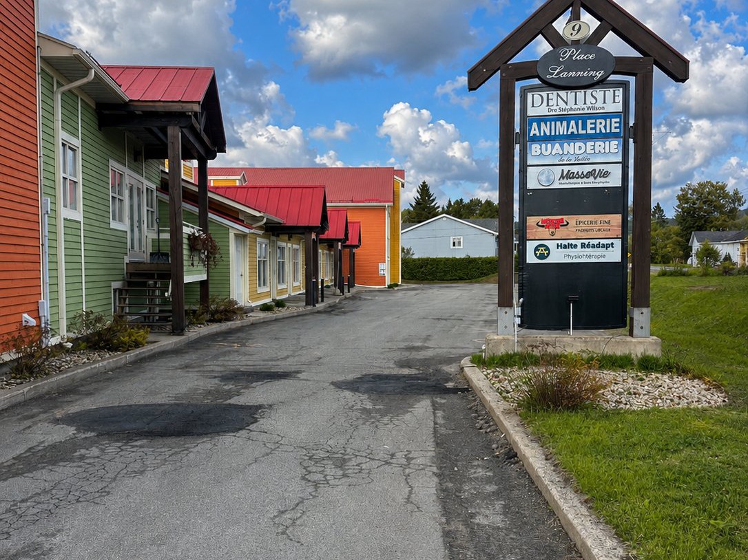 Location d'espace commercial/Bureau à louer, Saint-Sauveur