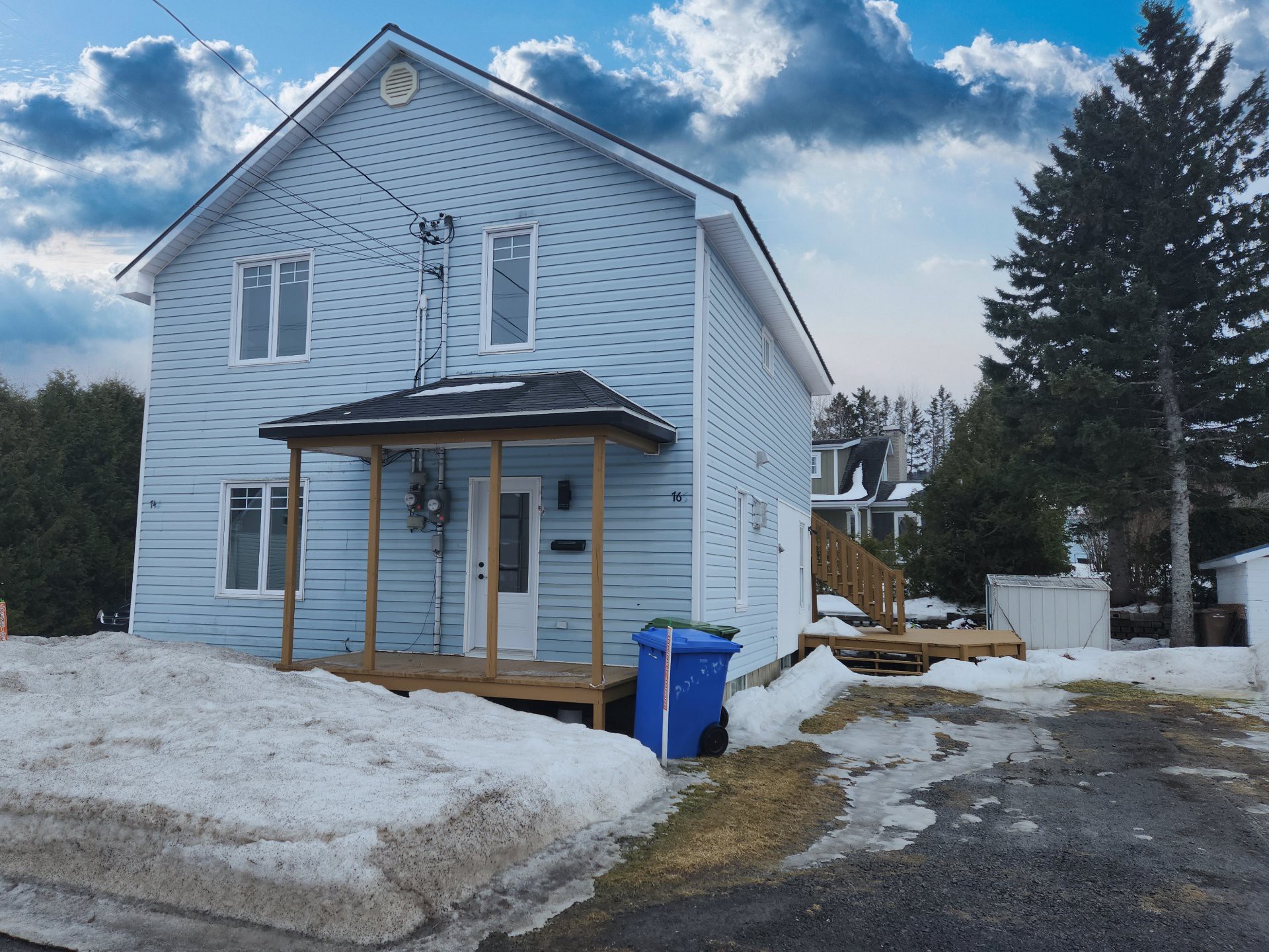 Two or more storey for sale, Lac-au-Saumon