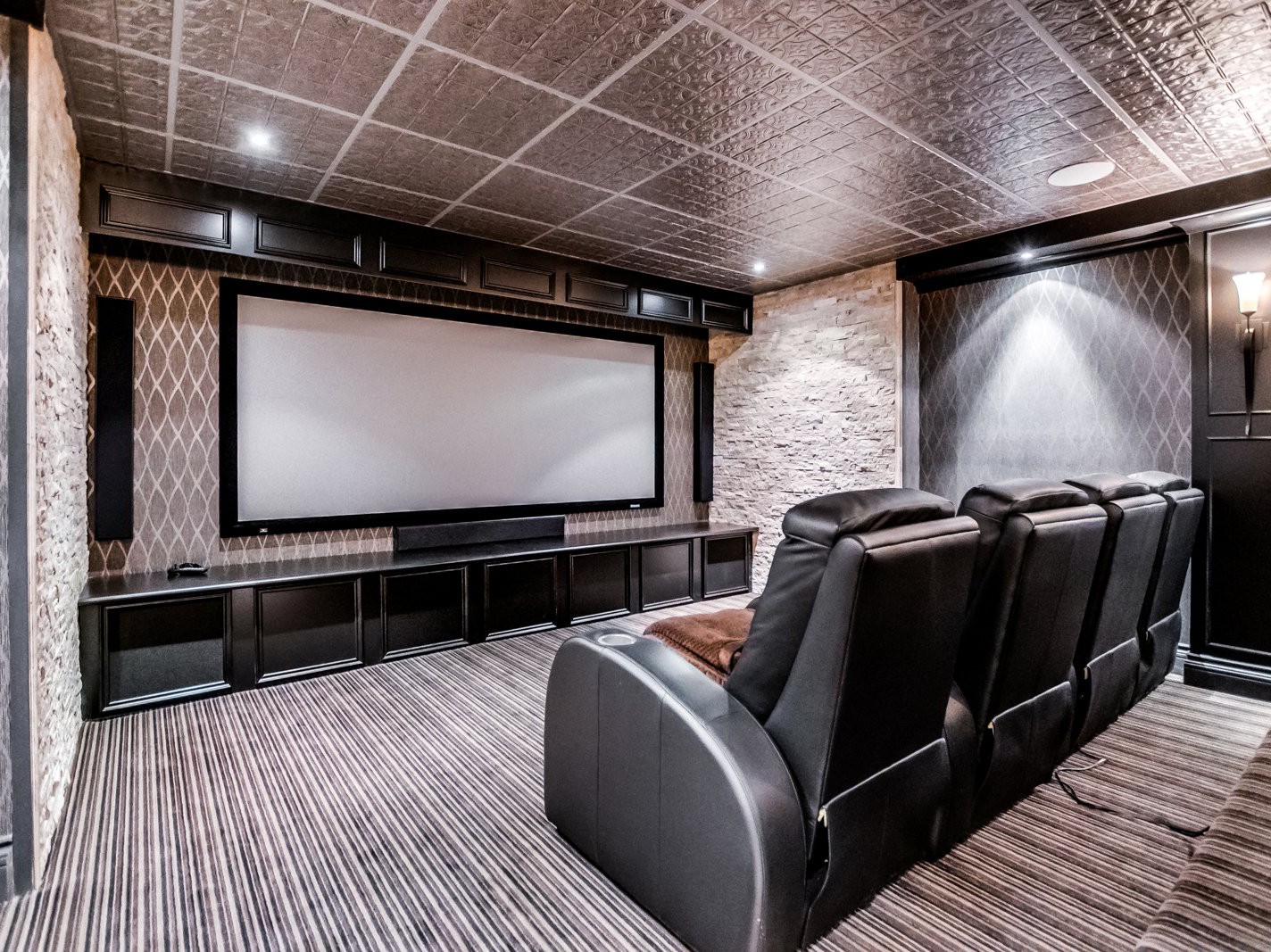 Movie theater for 16 people