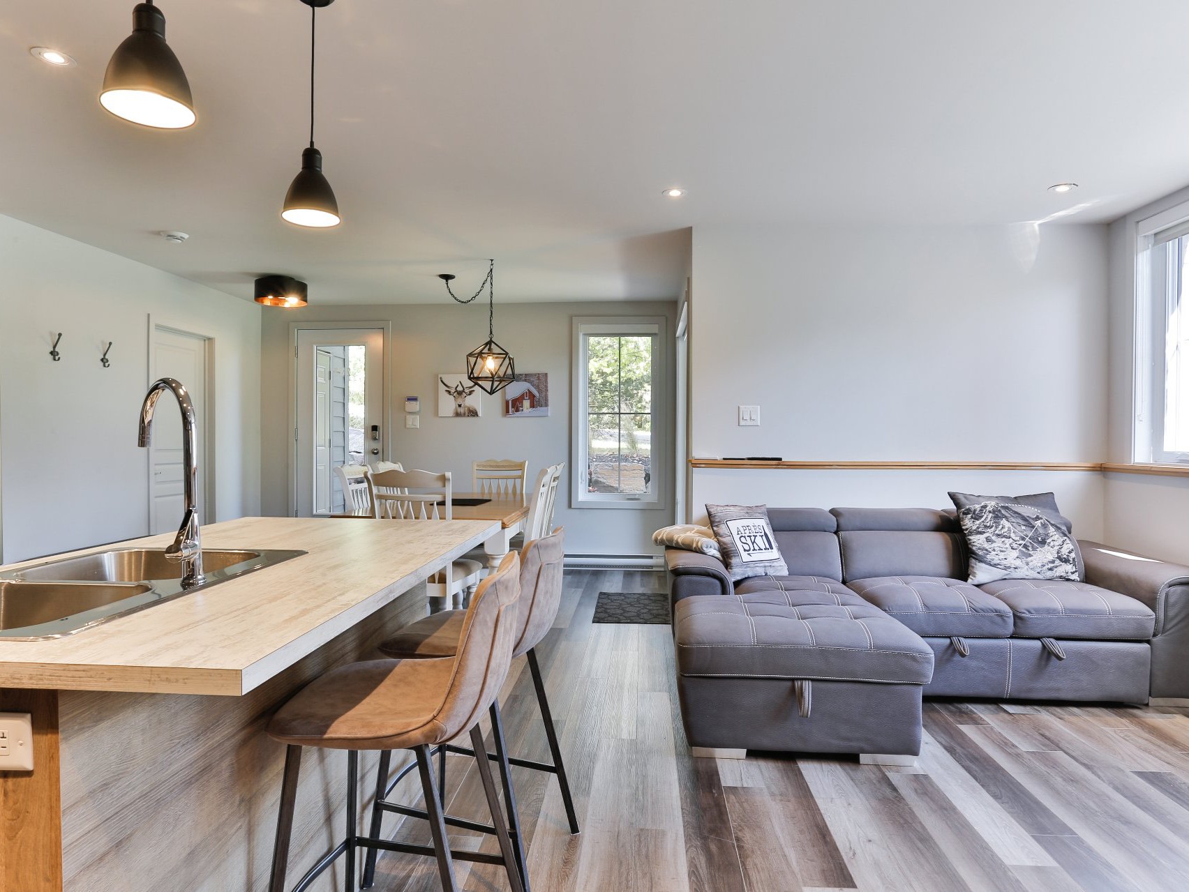 239 Rue des Deux-Montagnes — photo 3