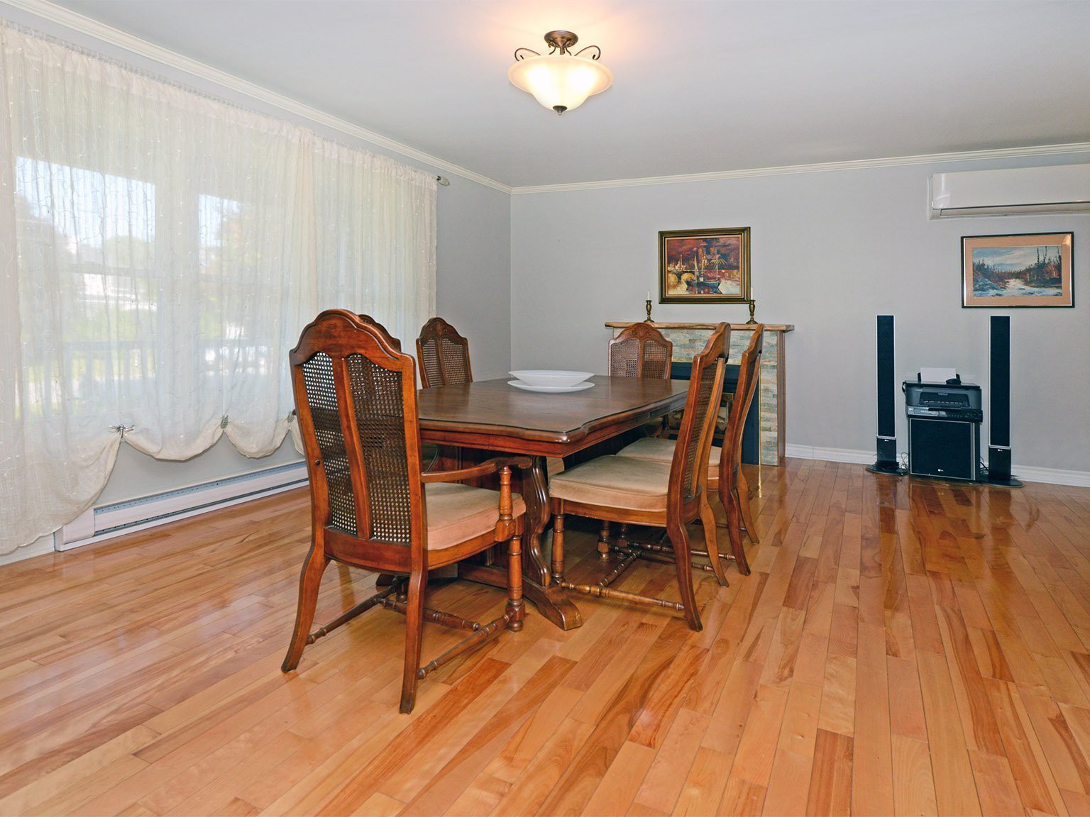 Dining room