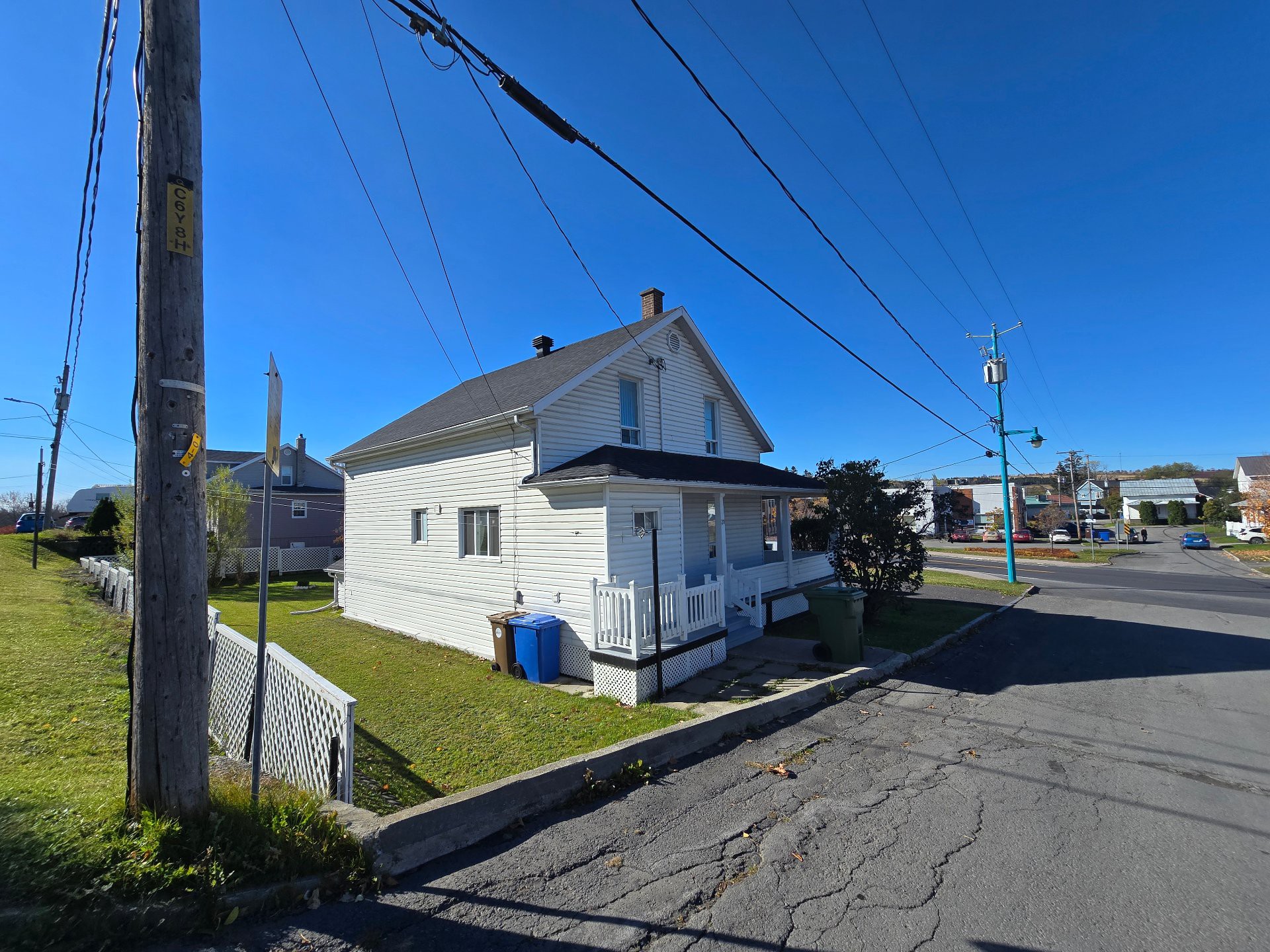 Maison à un étage et demi à vendre, Amqui