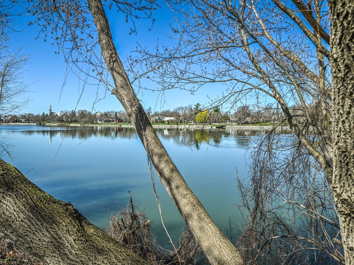 Accès au plan d'eau