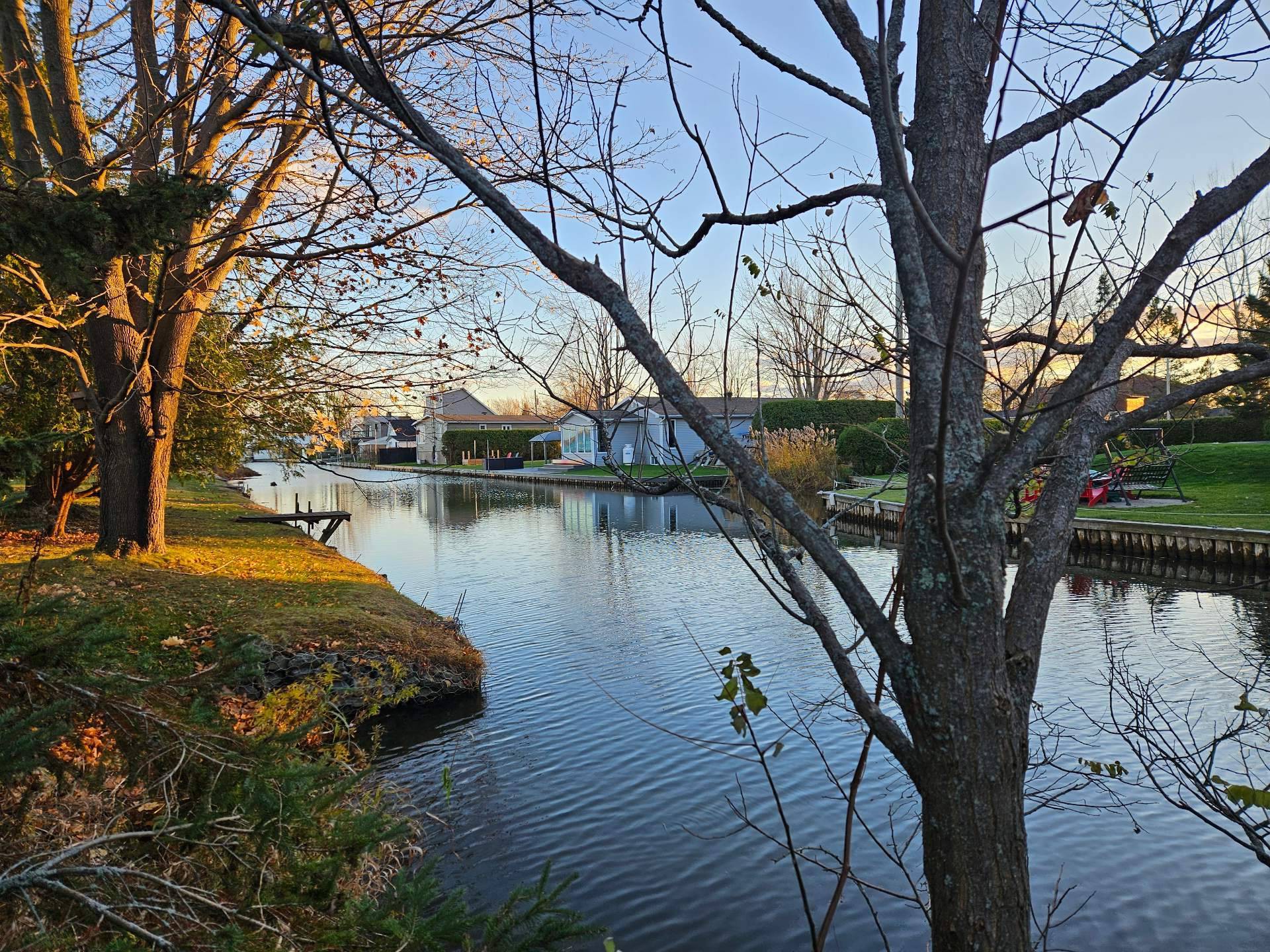 Vue sur l'eau