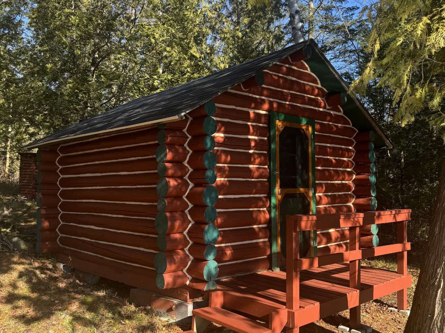 Maisonnette en bois rond