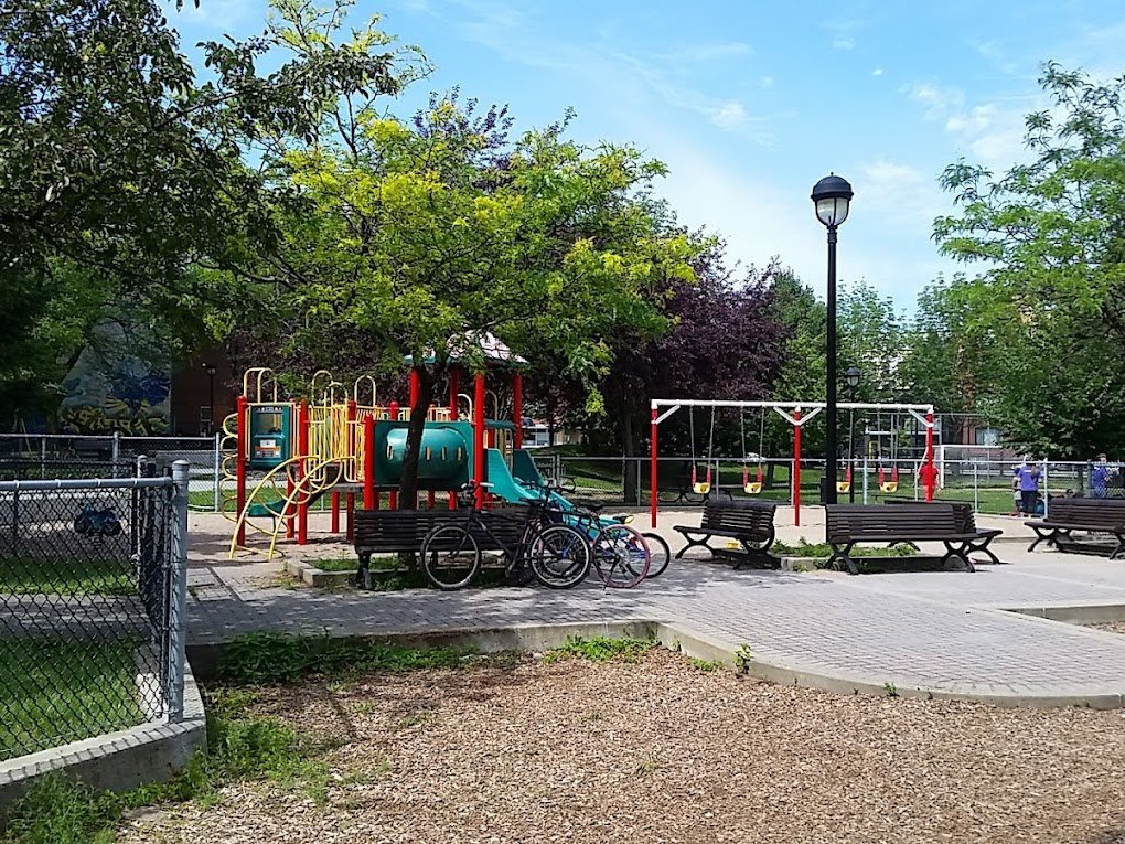 Des Carrières Park, freshly renovated!