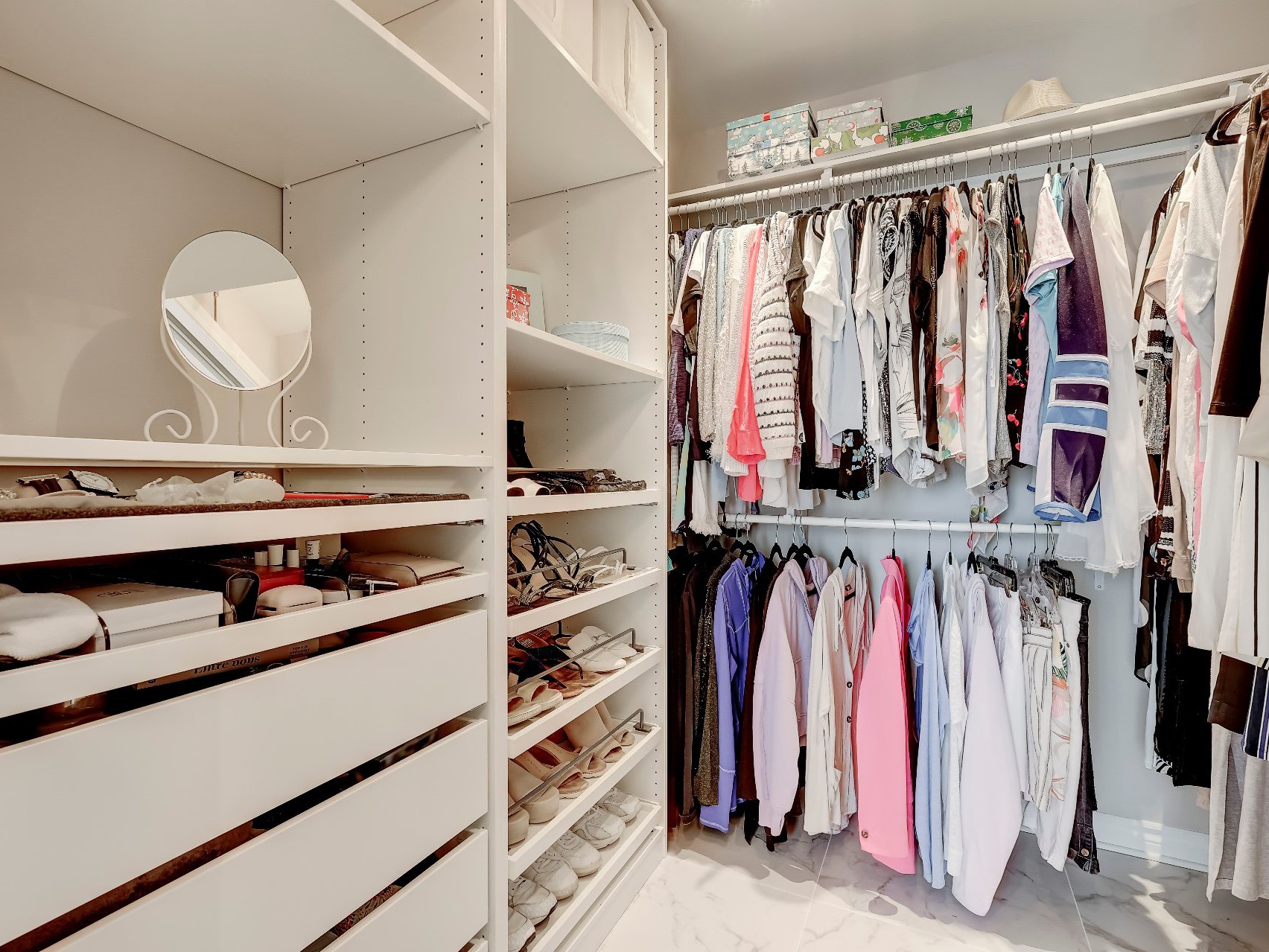 Walk-in closet