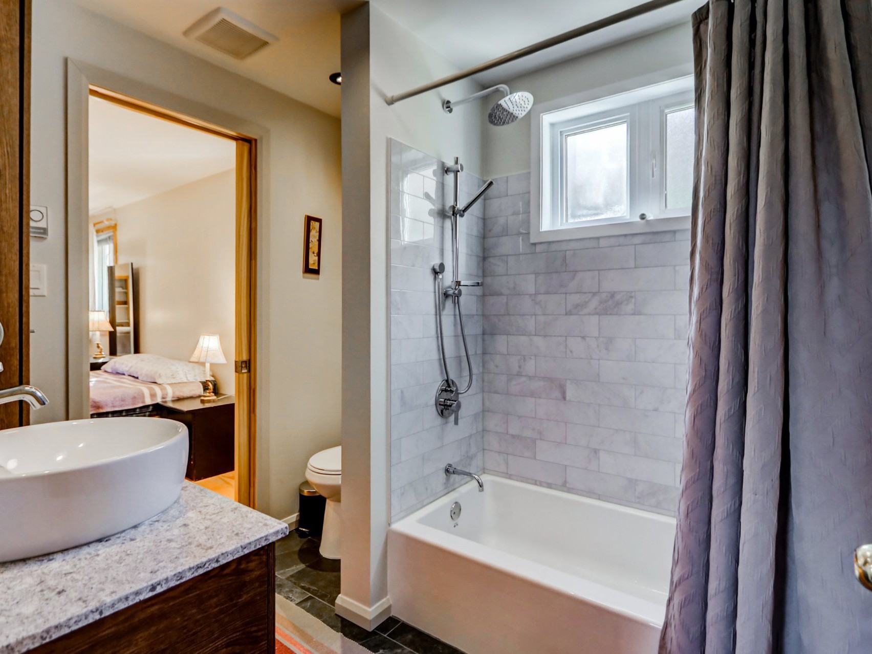 Salle de bains attenante à la CCP