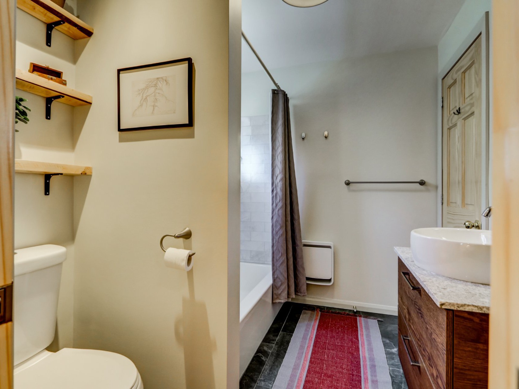 Salle de bains attenante à la CCP