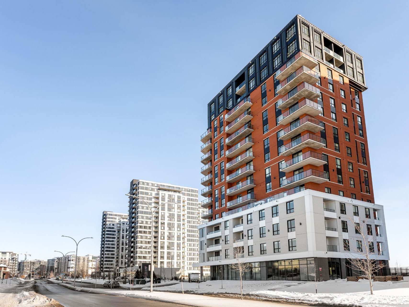 3940 Boul. St-Elzear O. — photo 1