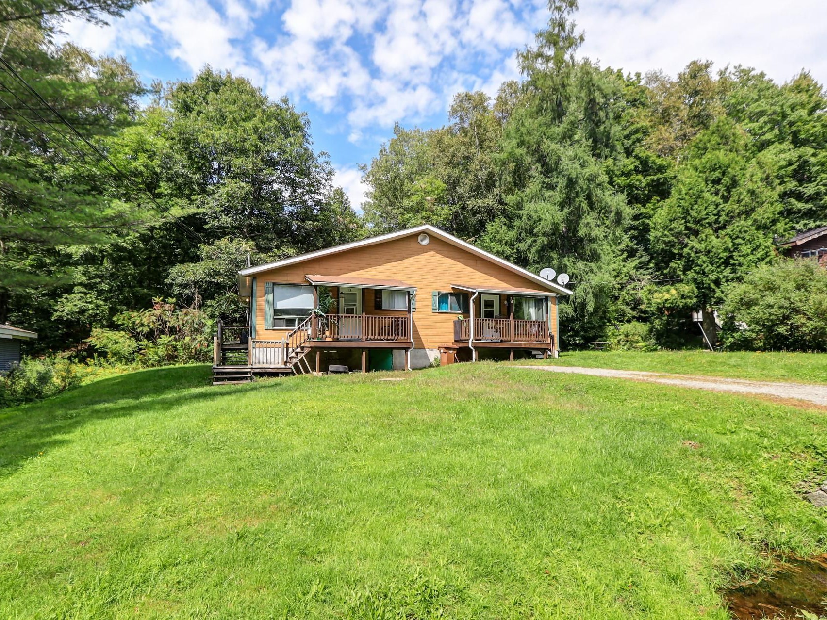 Triplex à vendre, Saint-Hippolyte