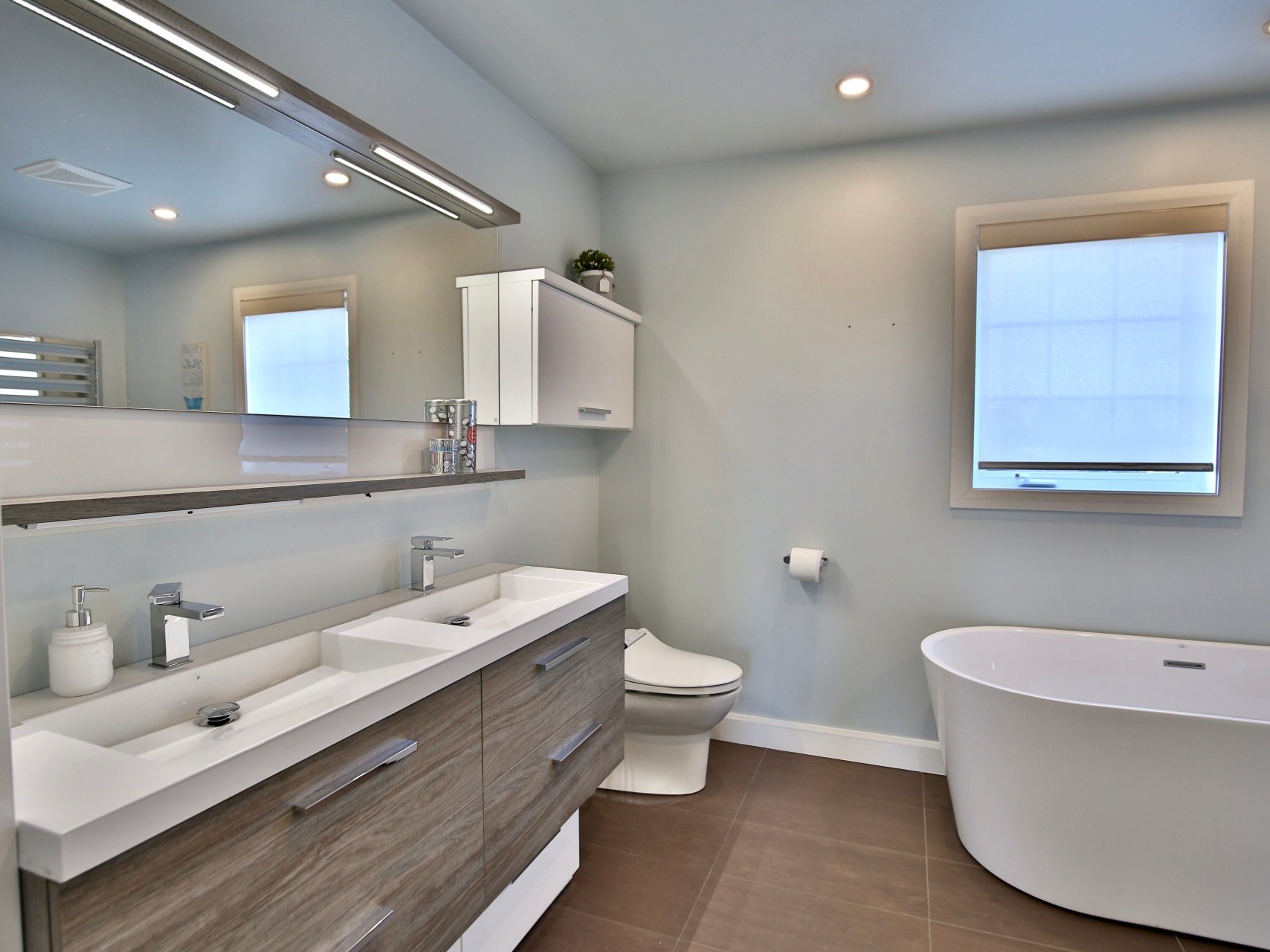 Ensuite bathroom