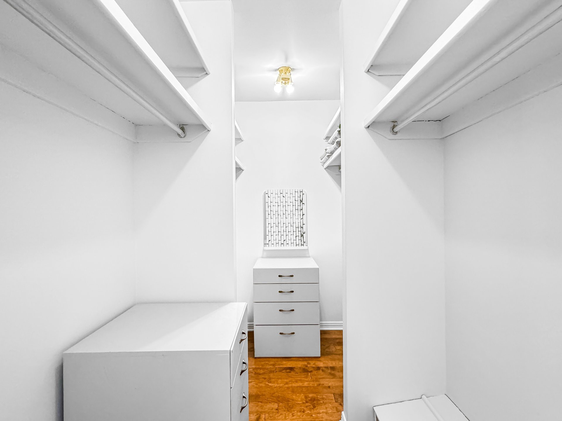 Walk-in closet