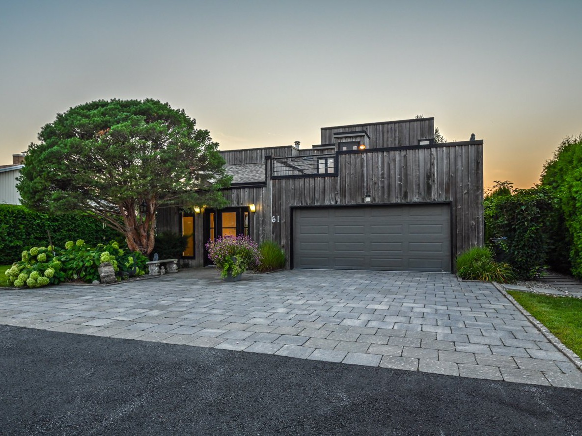 Garage double avec accès à l'intérieur