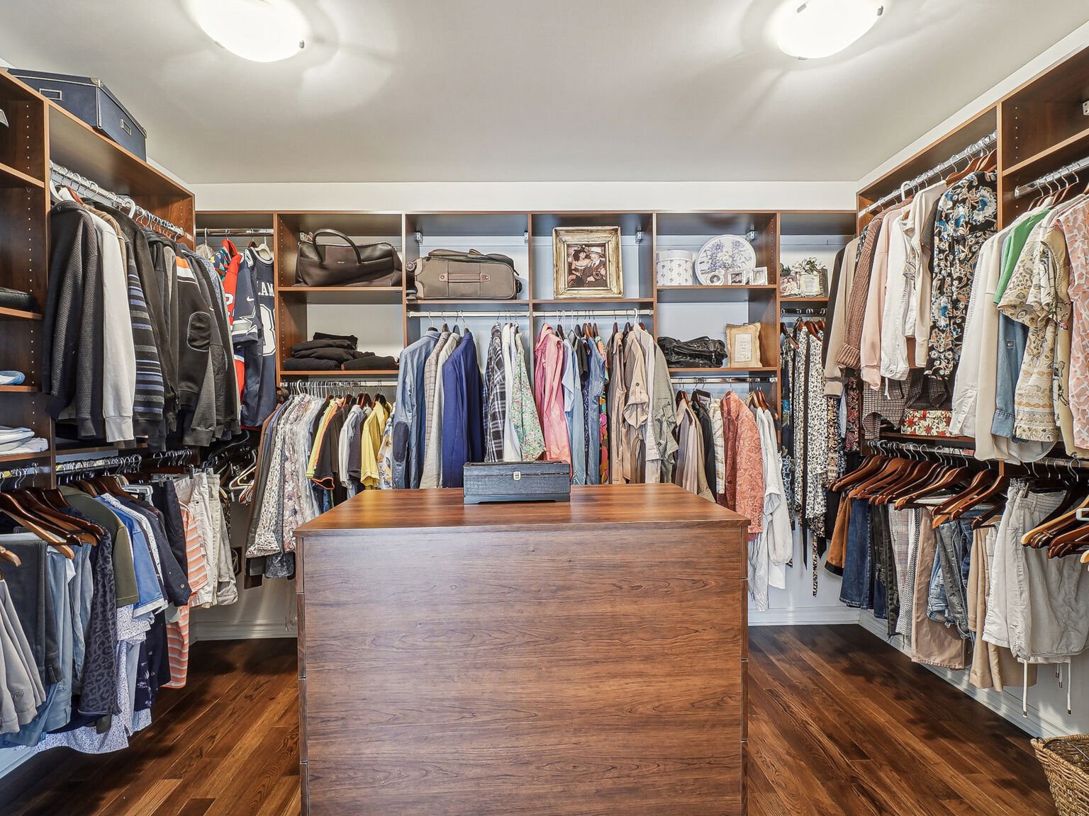 Walk-in closet