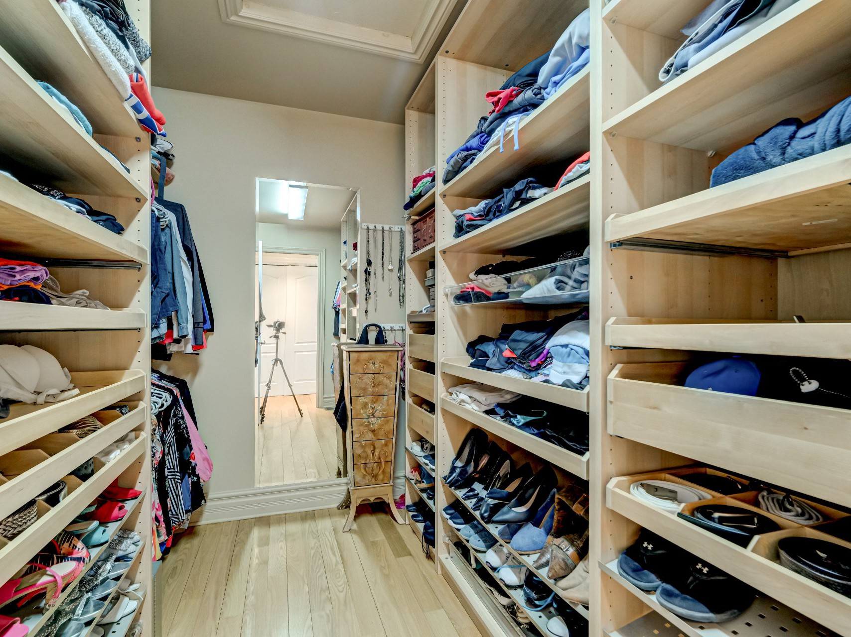 Walk-in closet