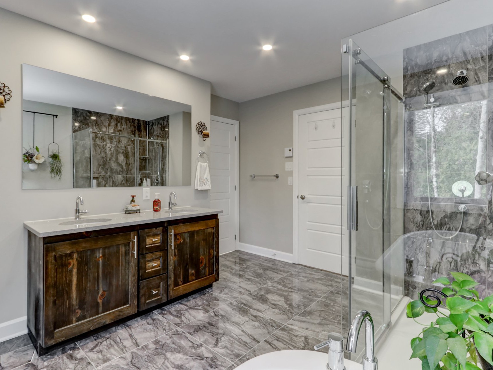 Salle de bains attenante à la CCP