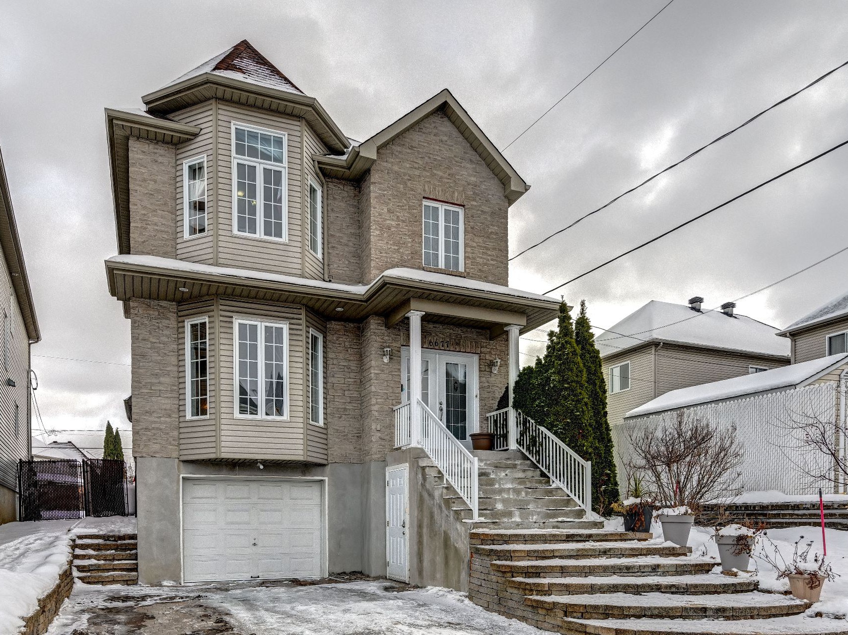 Maison à étages à vendre, Sainte-Rose