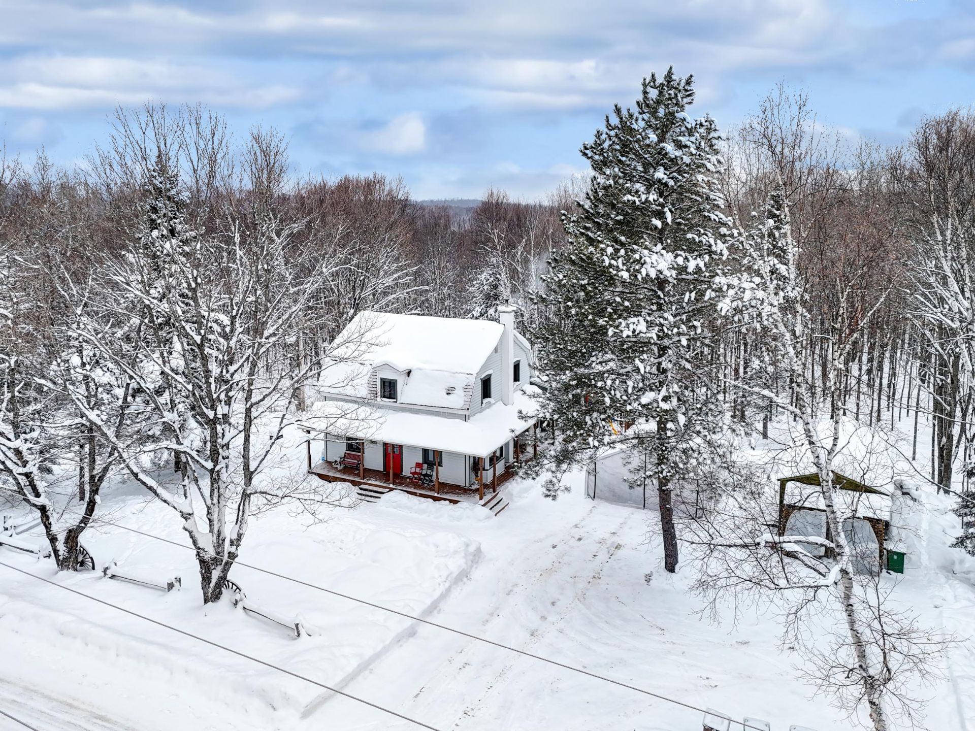 Maison à étages à vendre, La Minerve
