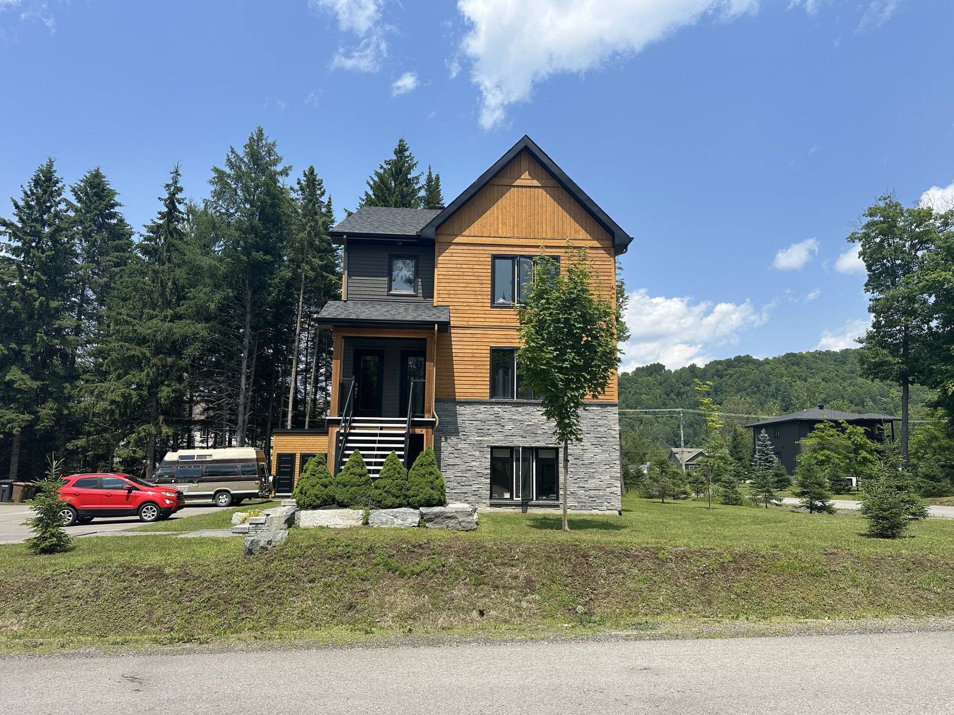 Triplex à vendre, Mont-Tremblant