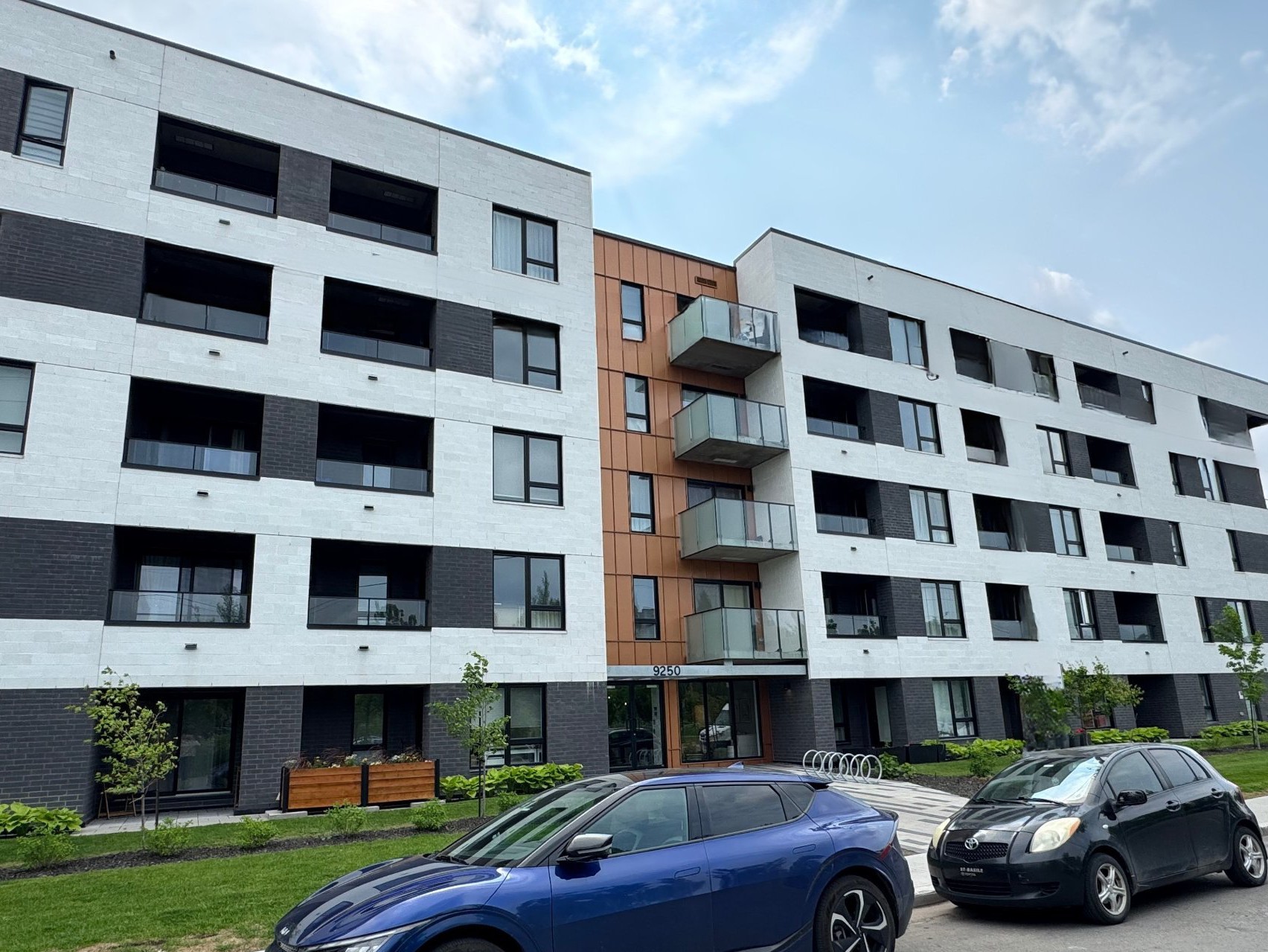 9250 Av. Dubuisson — photo 1