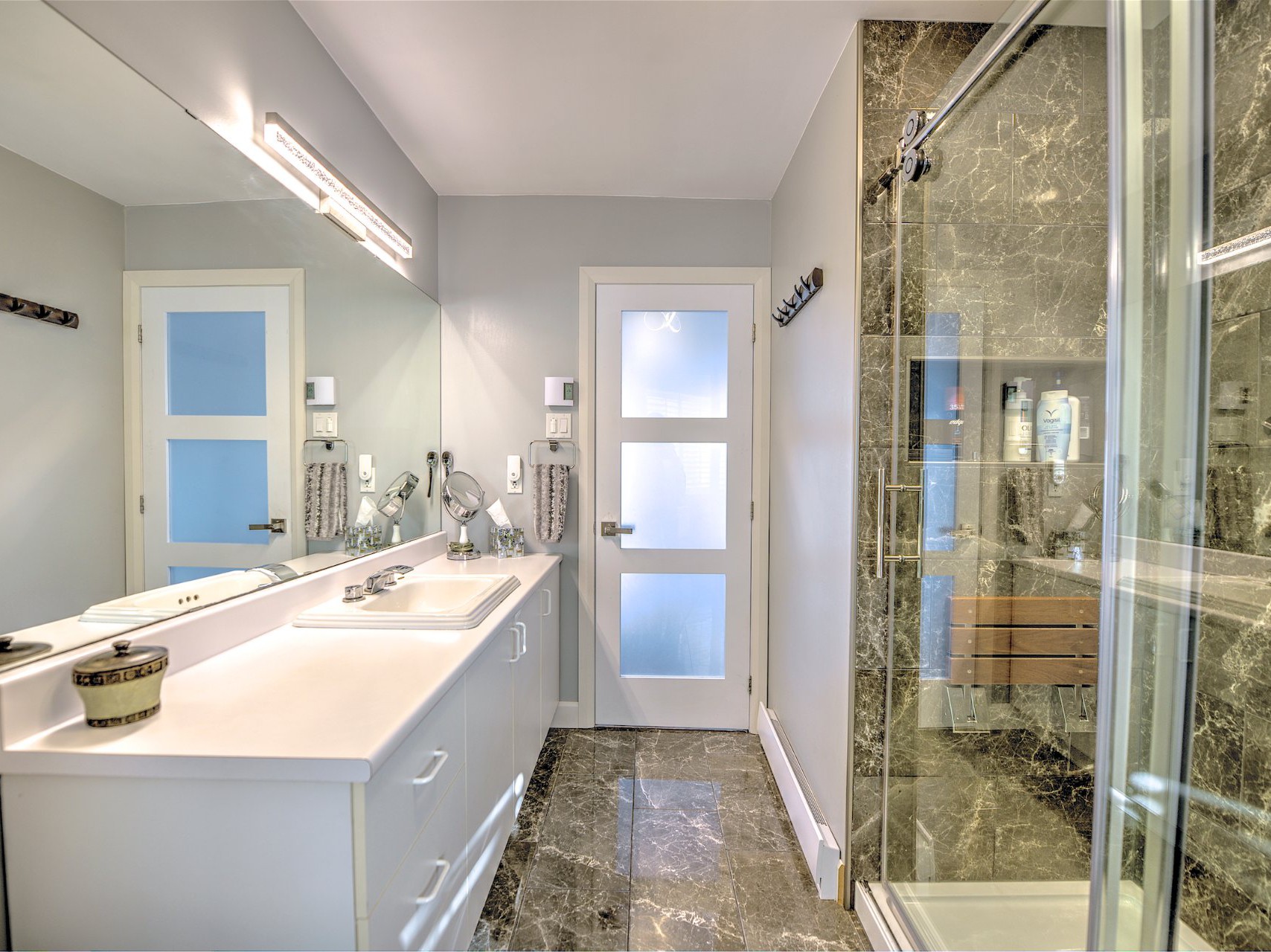 Salle de bains attenante à la CCP