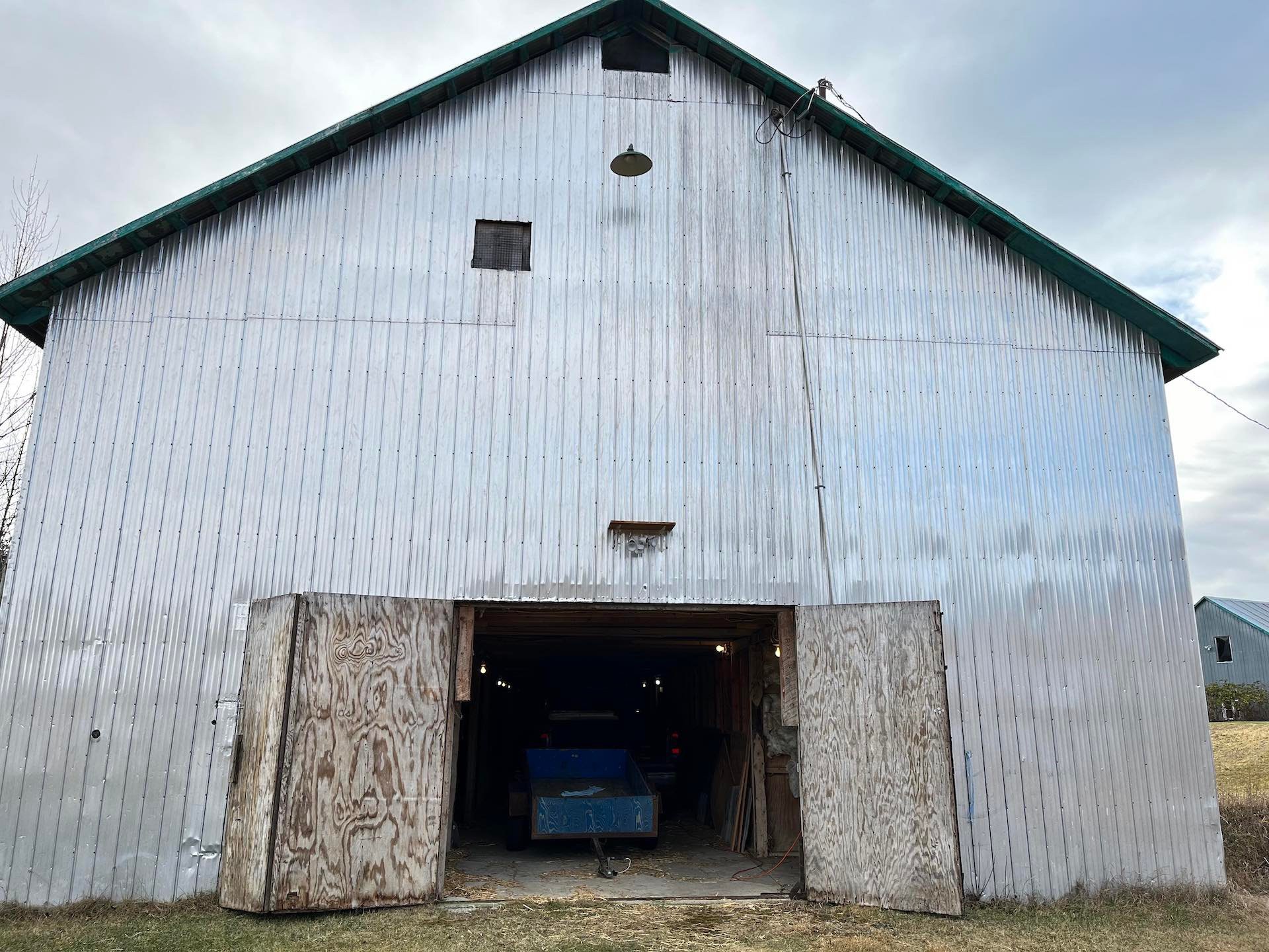 Garage coté Nord Porte ouverbe