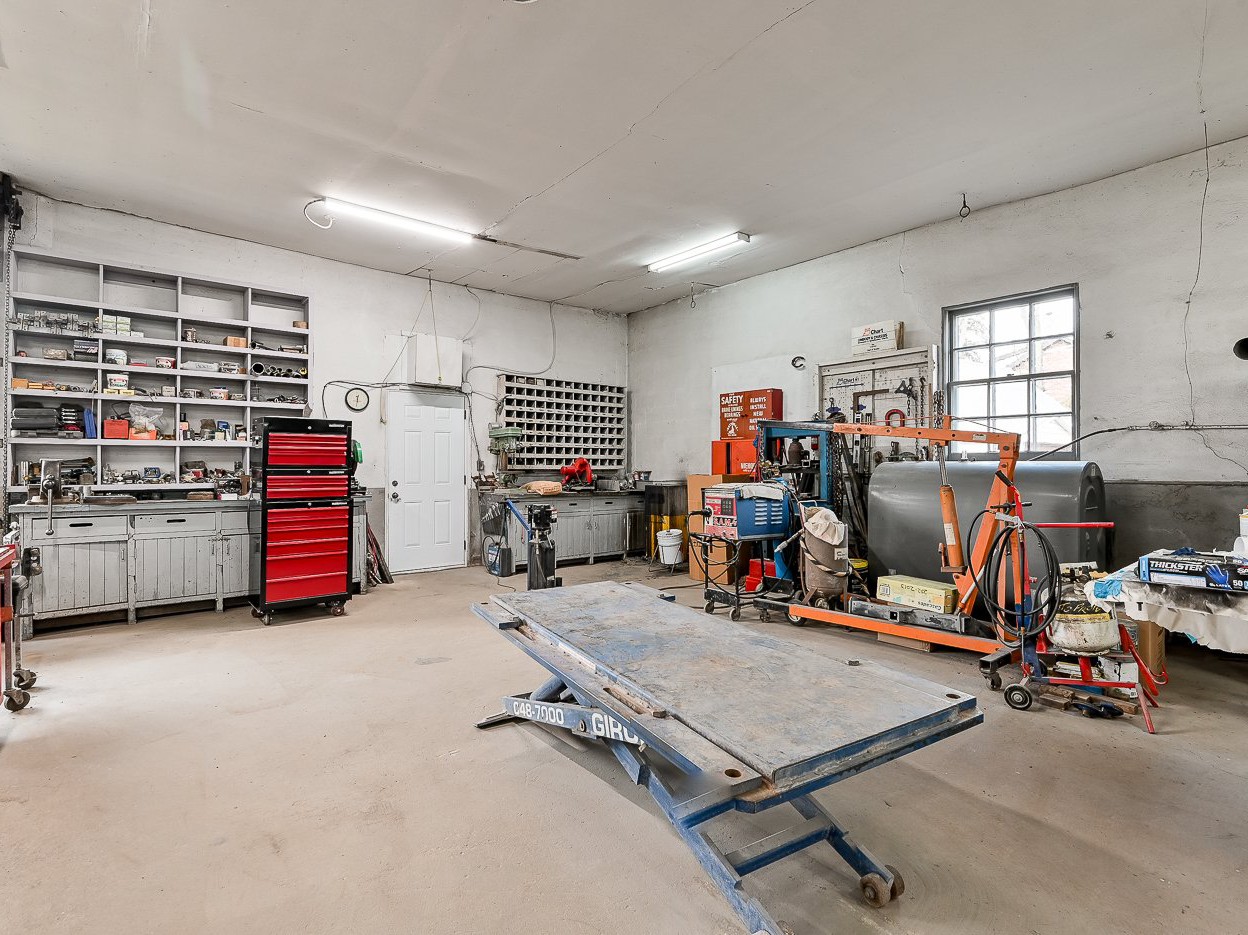 Garage