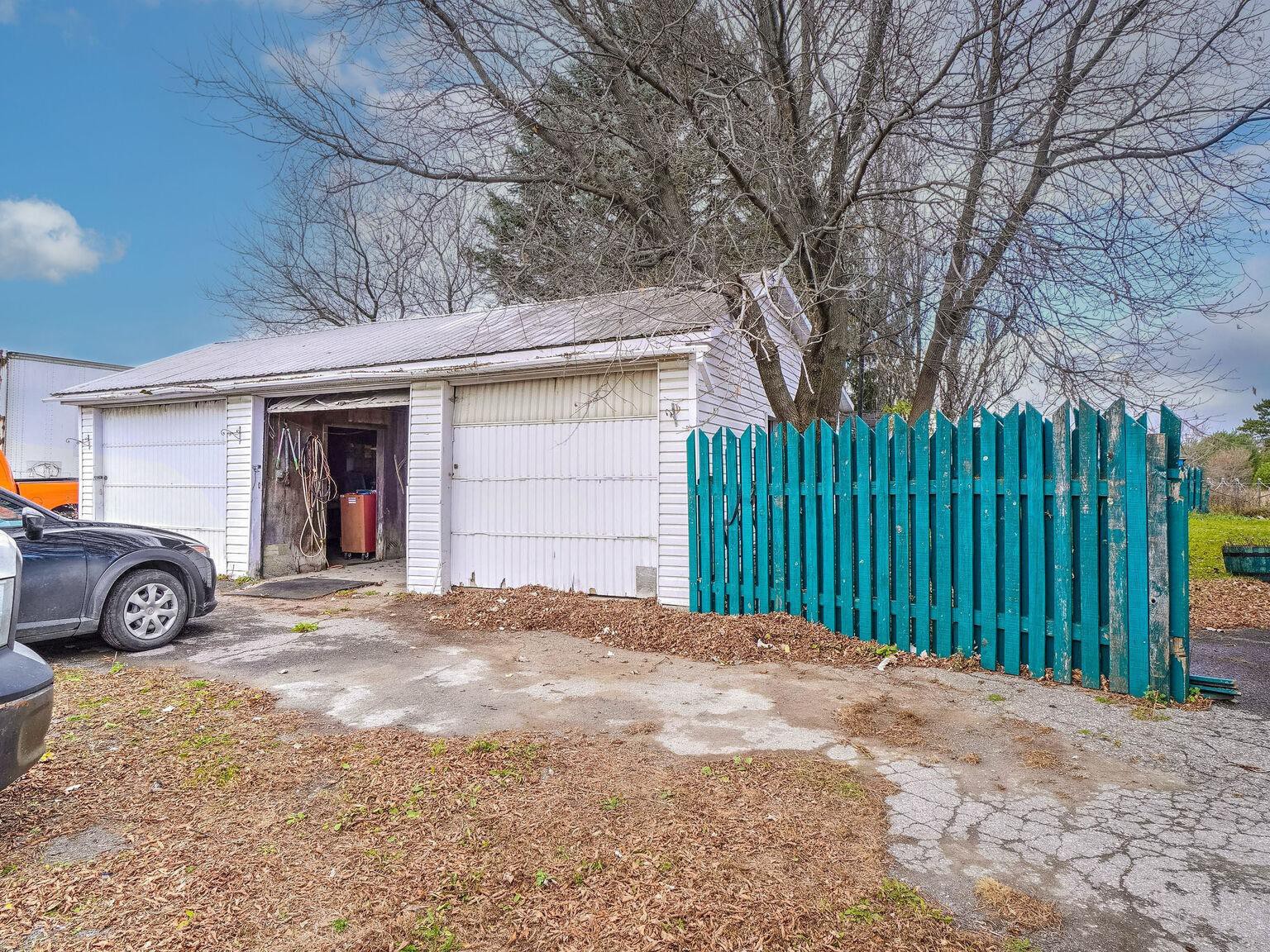 Garage