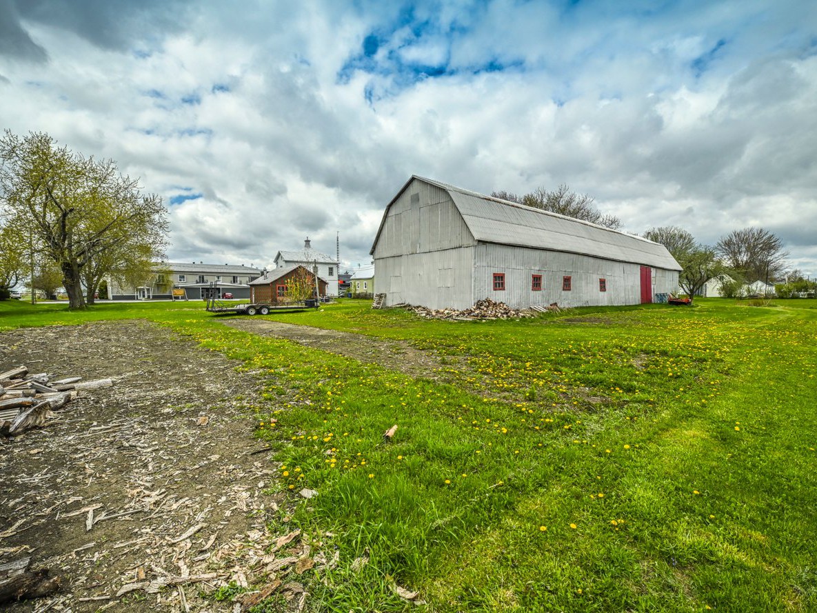 Barn