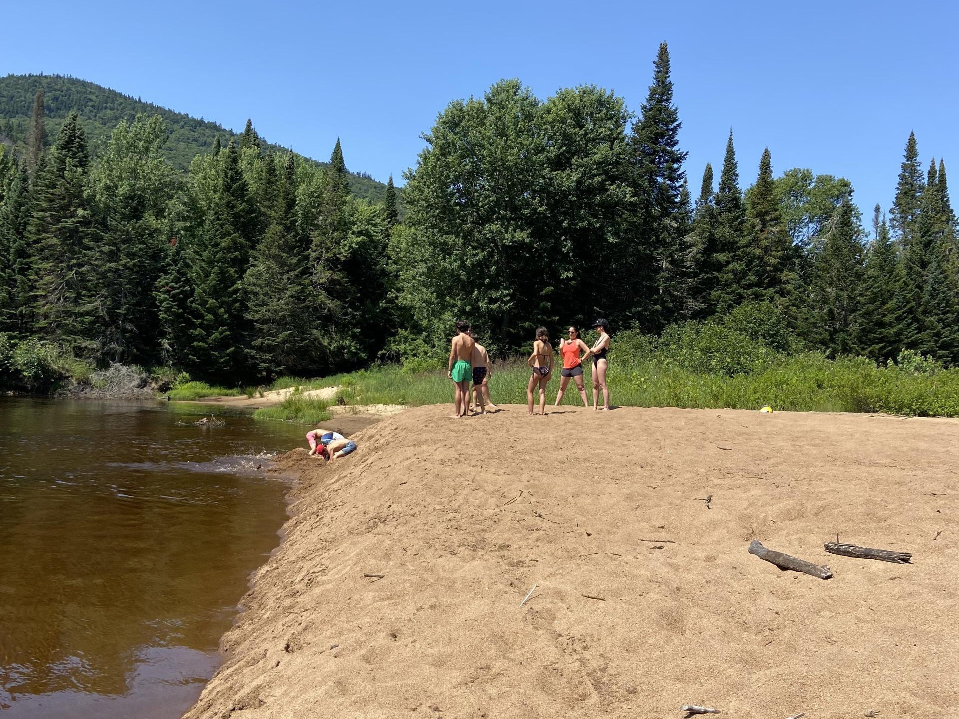 Accès au plan d'eau