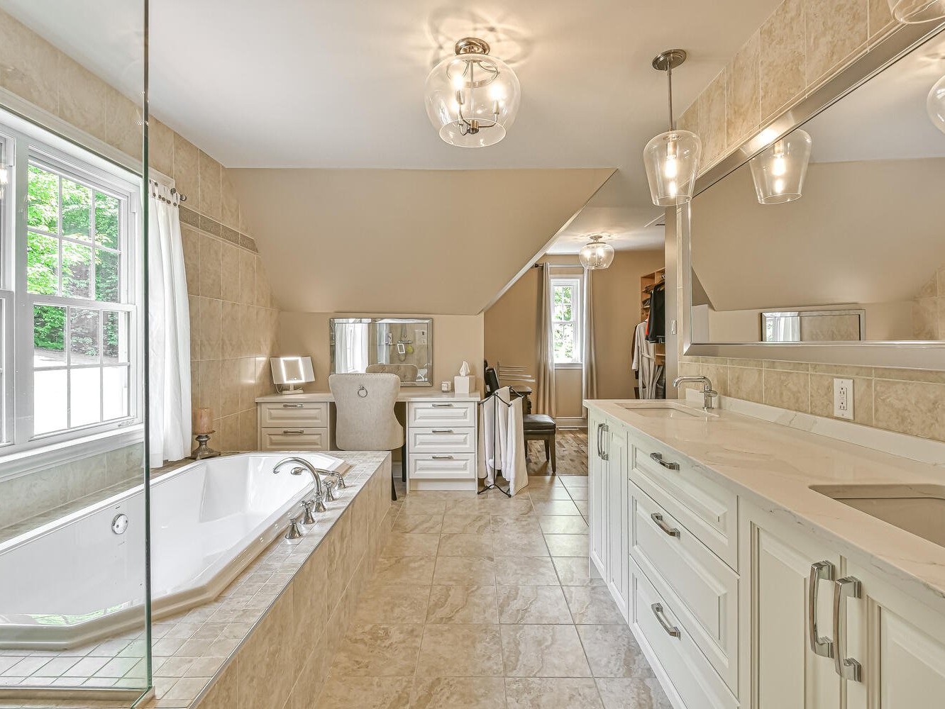 Ensuite bathroom