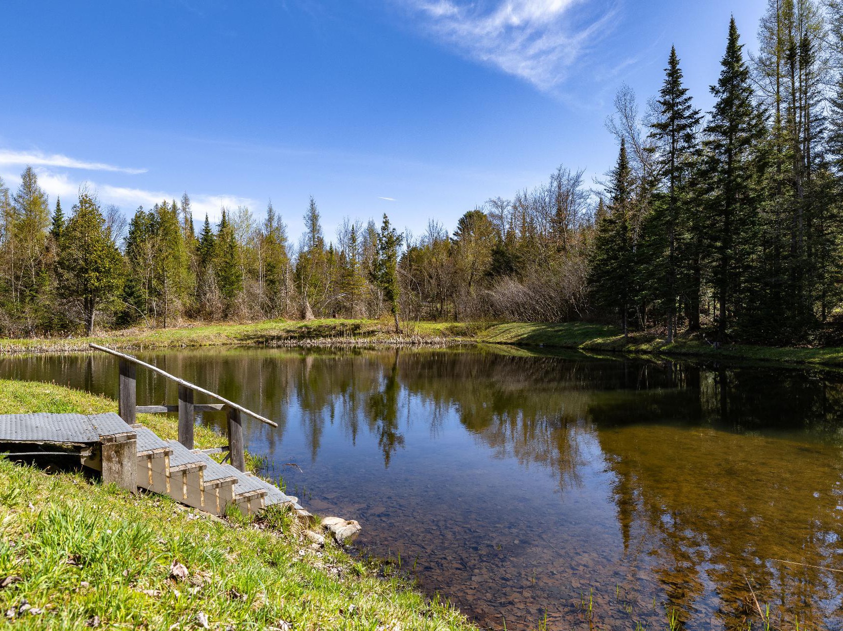 Accès au plan d'eau