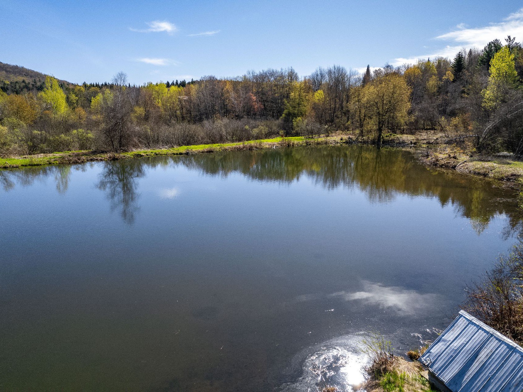 Accès au plan d'eau