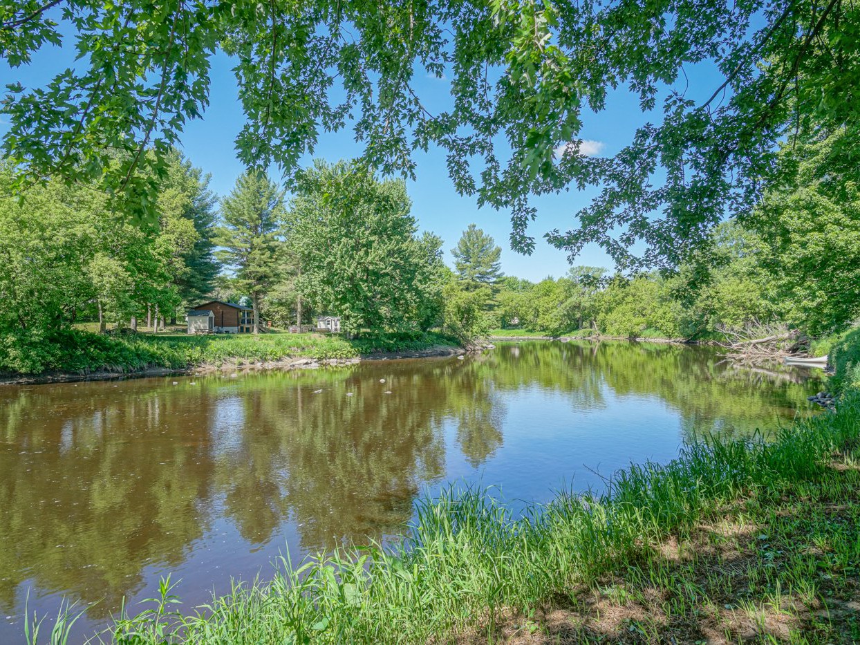 Vue sur l'eau