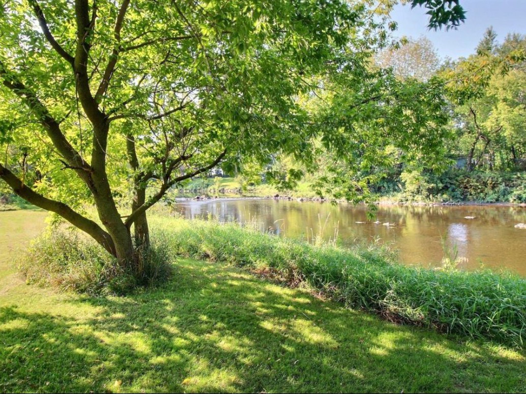 Vue sur l'eau