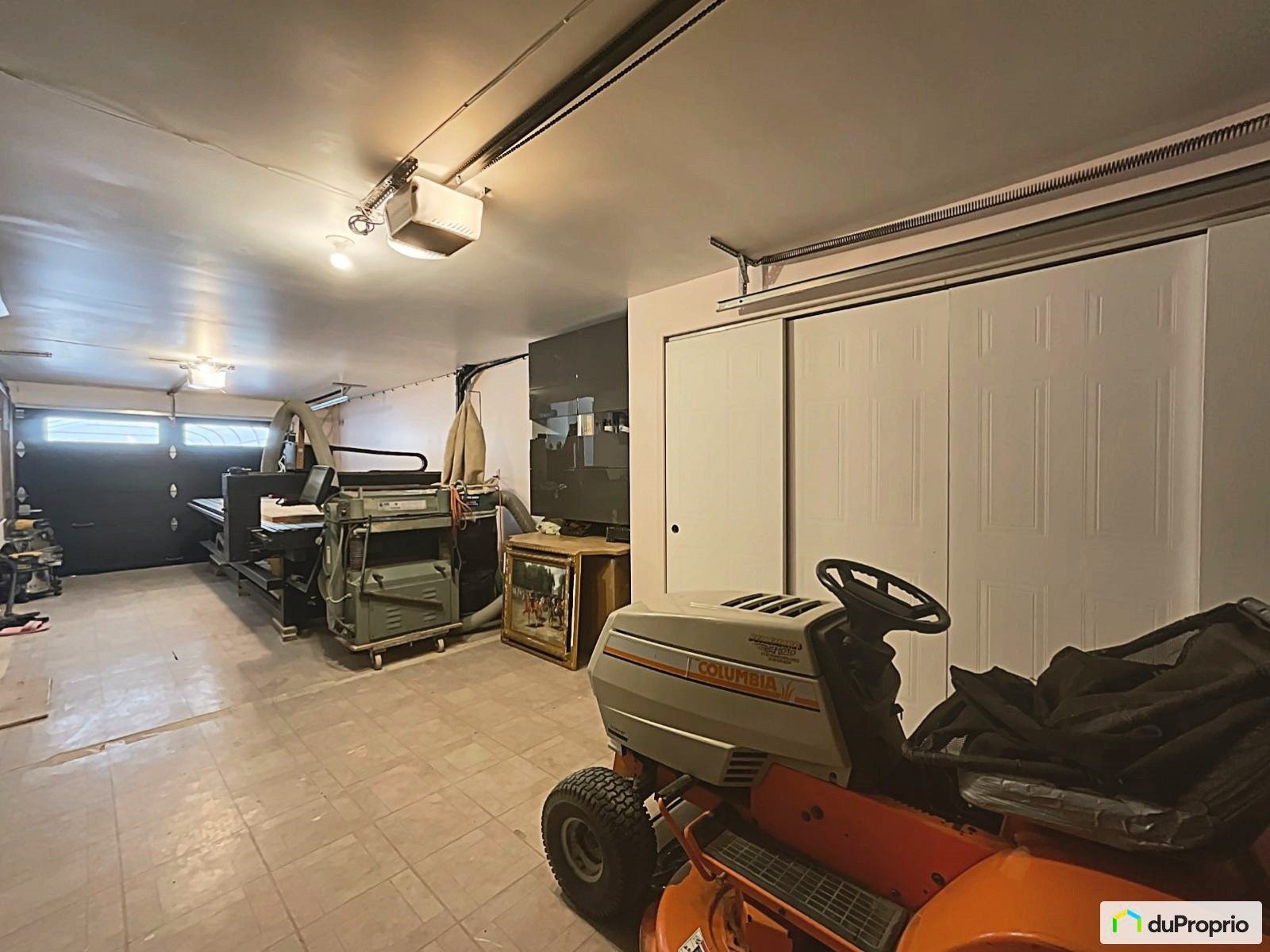 Garage