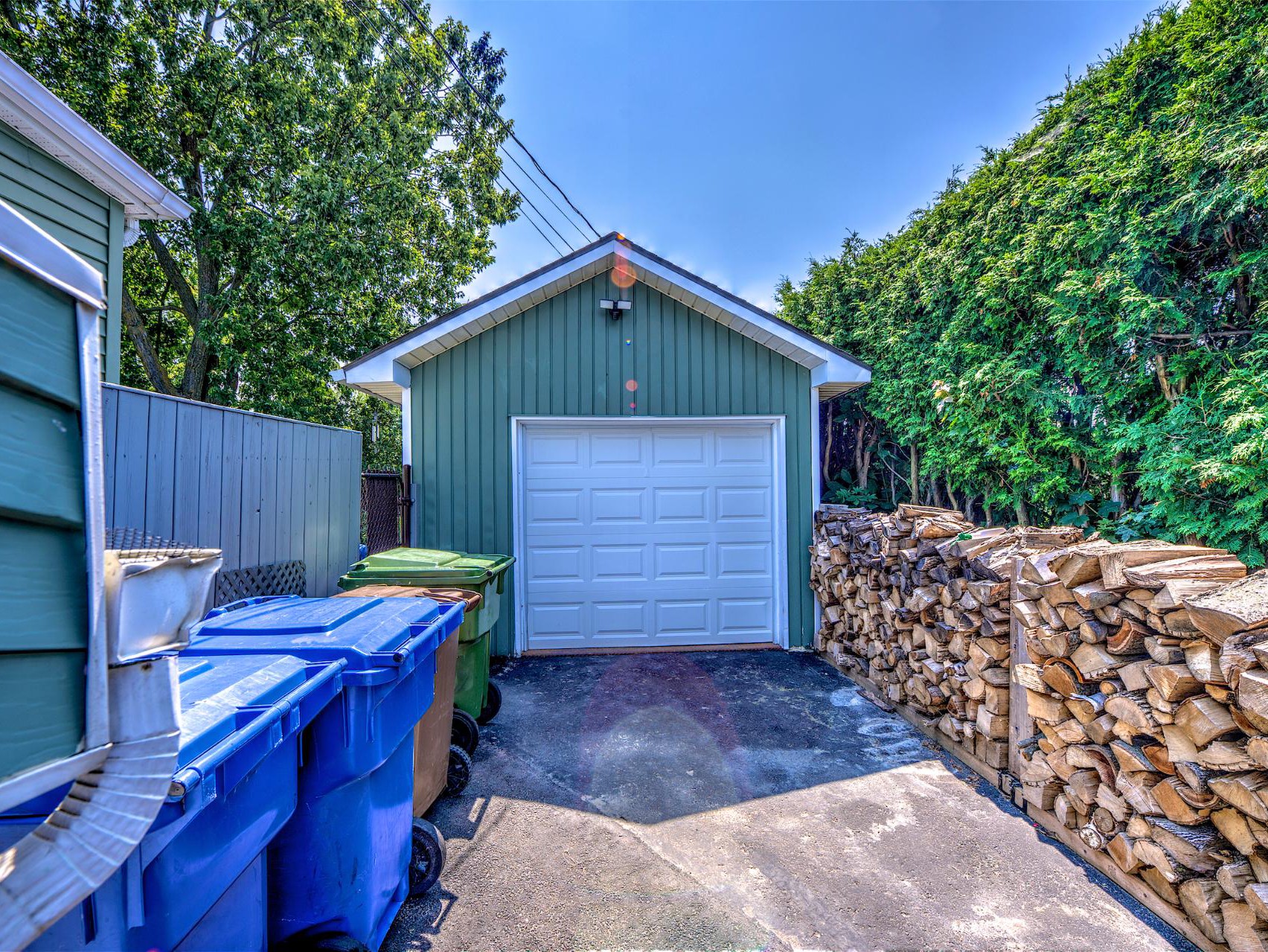 Garage