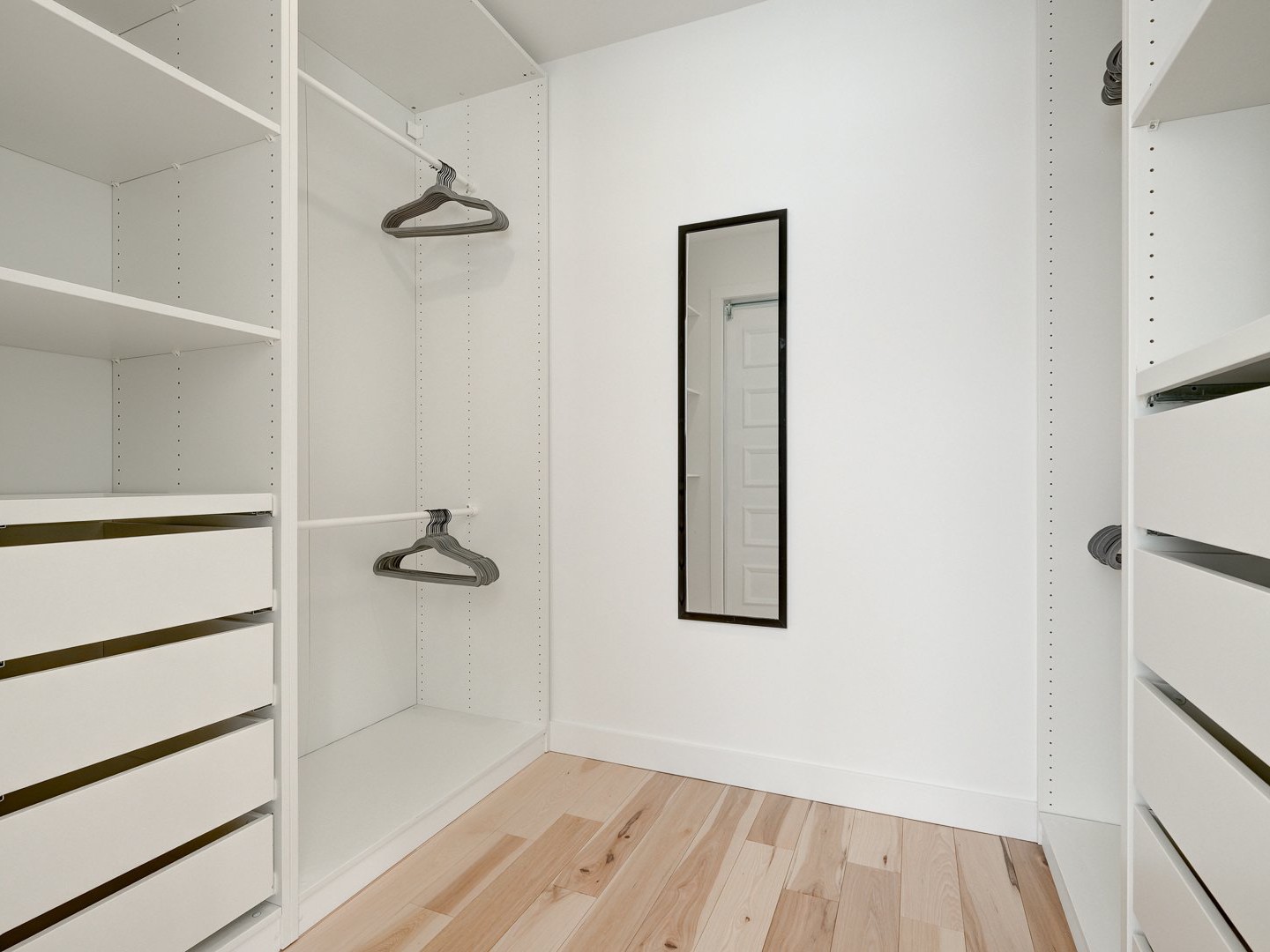 Walk-in closet