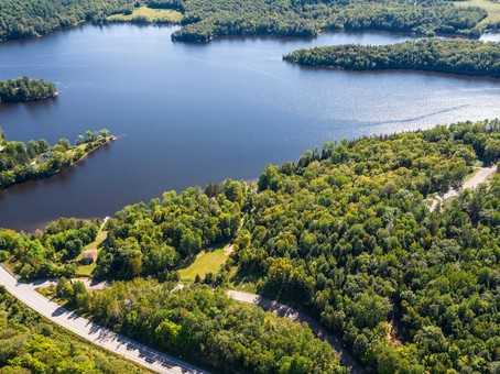 Accès au plan d'eau